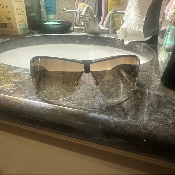 Gucci Dark Brown Sunglasses with Case - Picture 11 of 13